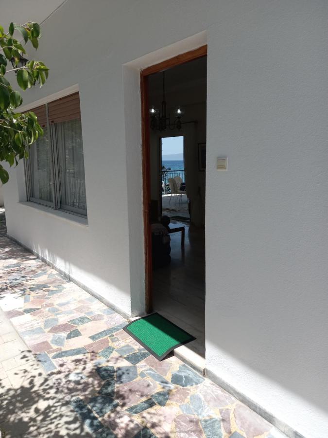 Ekie Apartment With Sea View Kalamata Exteriör bild