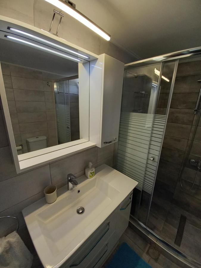Ekie Apartment With Sea View Kalamata Exteriör bild