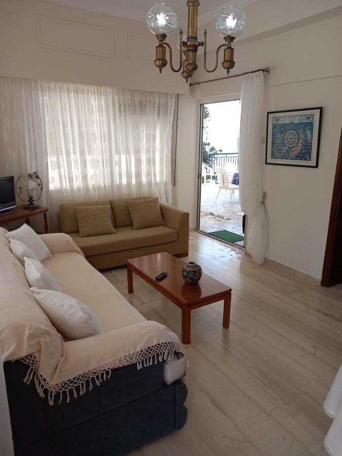 Ekie Apartment With Sea View Kalamata Exteriör bild