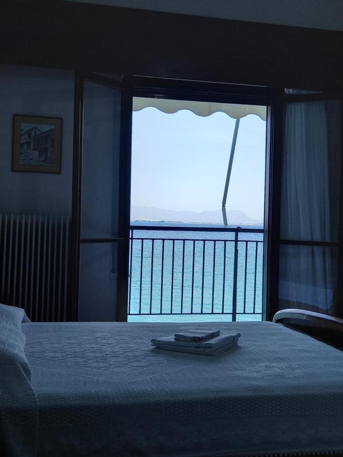 Ekie Apartment With Sea View Kalamata Exteriör bild