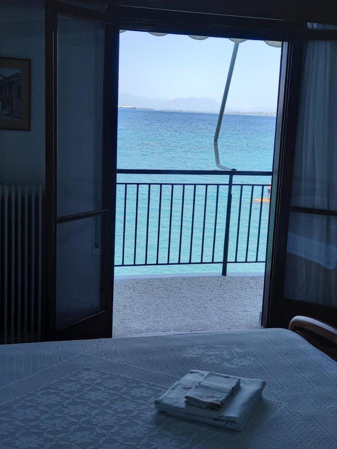 Ekie Apartment With Sea View Kalamata Exteriör bild