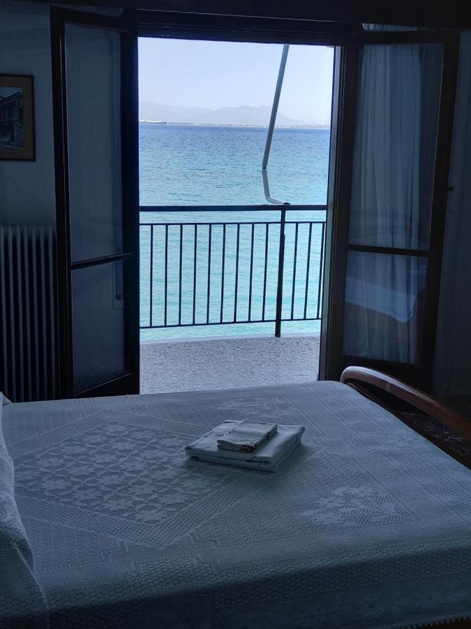 Ekie Apartment With Sea View Kalamata Exteriör bild